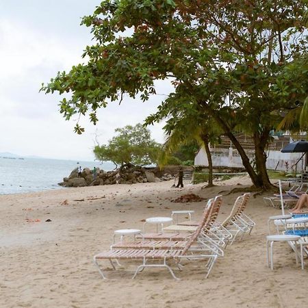 Rainbow Paradise Beachfront Penang Танджунг-Бунга Экстерьер фото
